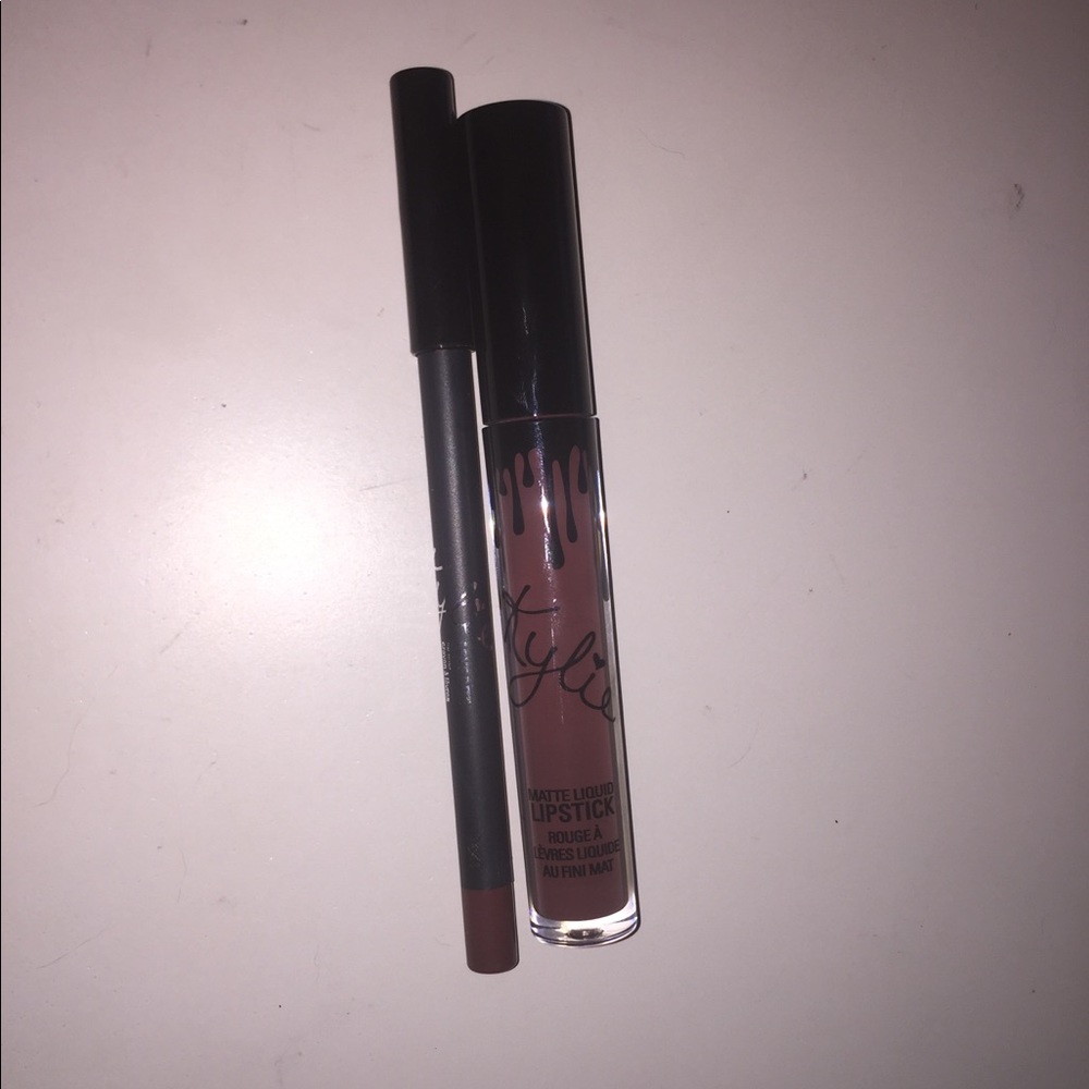 Kylie Lip Kit “Love Bite”